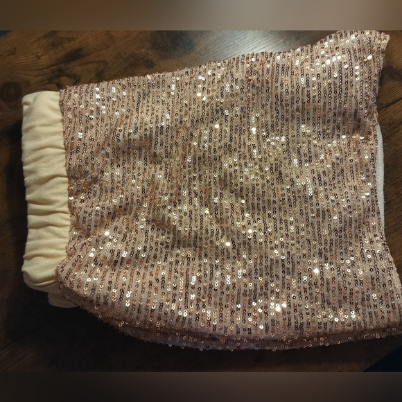 Gold Cargo Shorts with Elastic Waistband and Relaxed Fit - Picture 3 of 5